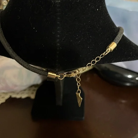 Chocker necklace - Picture 2 of 2